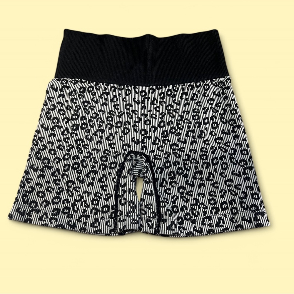 Black and White biker workout Women's Shorts